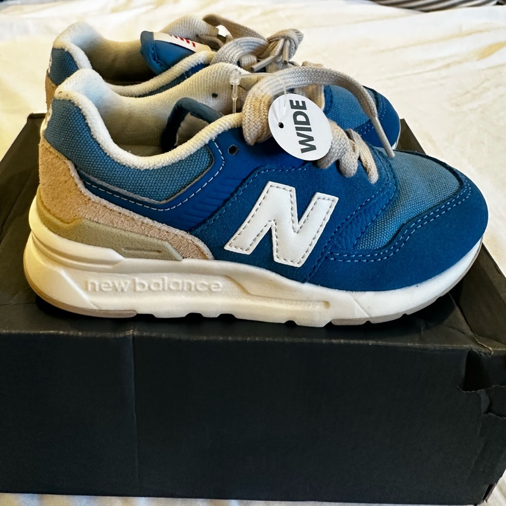 New Balance Kids New in Box 997H Blue White Gray Sneakers
